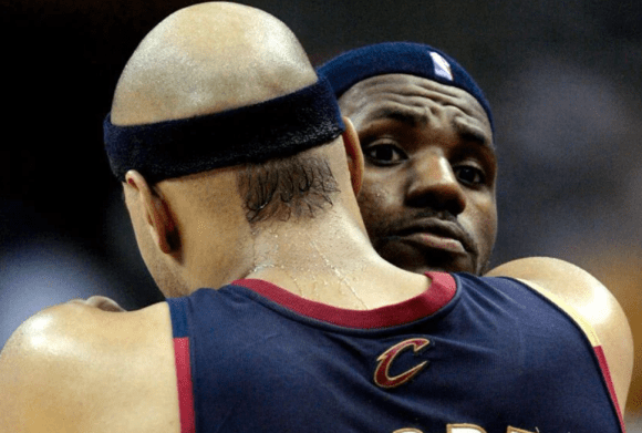 Drew Gooden ze swoim szyjkowąsikiem