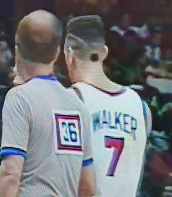 Kenny Walker i jego szyjkowąsik